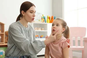 گفتاردرمانی در تاخیر گفتار و زبان در یافت آباد